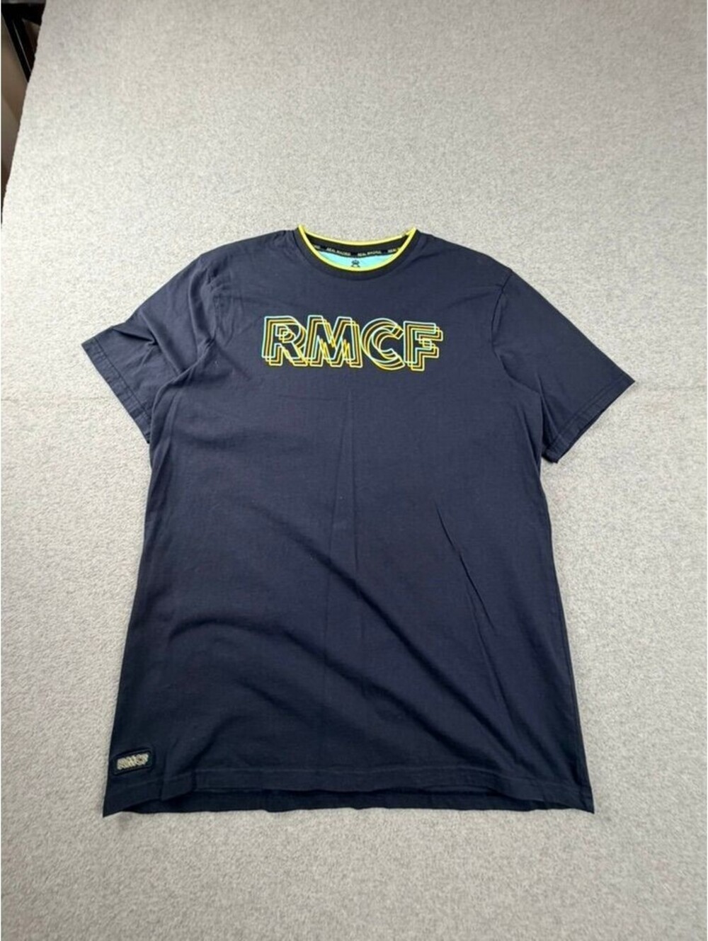 Real Madrid Mens T-Shirt RMCF Graphic Logo Soccer Tee Size L Navy Blue Cotton
